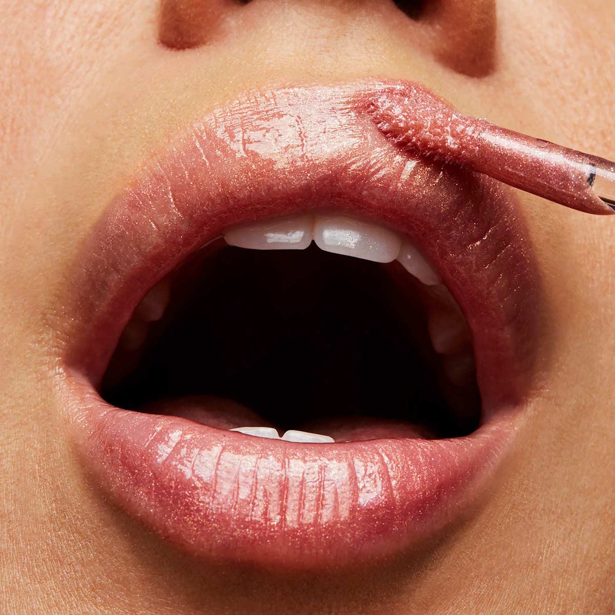SIZED TO GO LIPGLASS (BRILLO LABIAL)